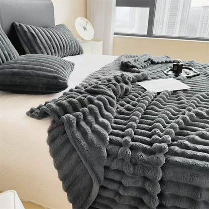 Ultra-Soft Double-Sided Fleece Blanket – Gray (All-Season)