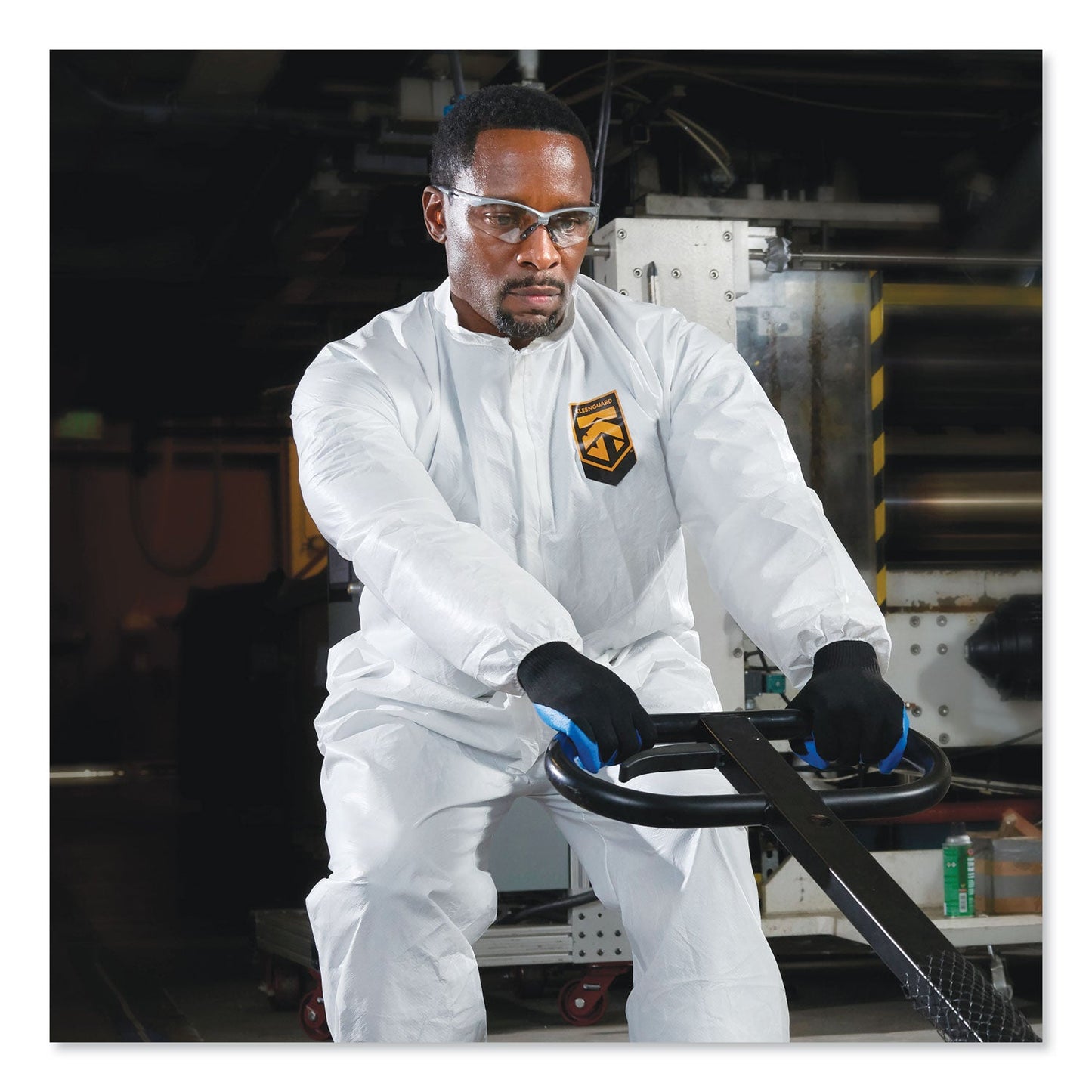KleenGuard A30 Breathable Particle Protection Coveralls, Large, White, 25/Carton
