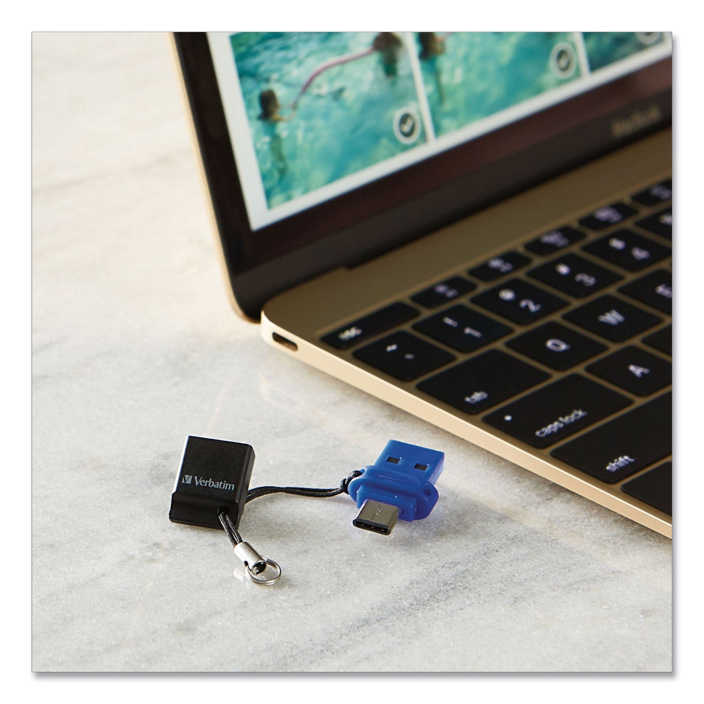 Verbatim Store ‘n' Go Dual USB 3.0 Flash Drive for USB-C Devices, 32 GB, Blue