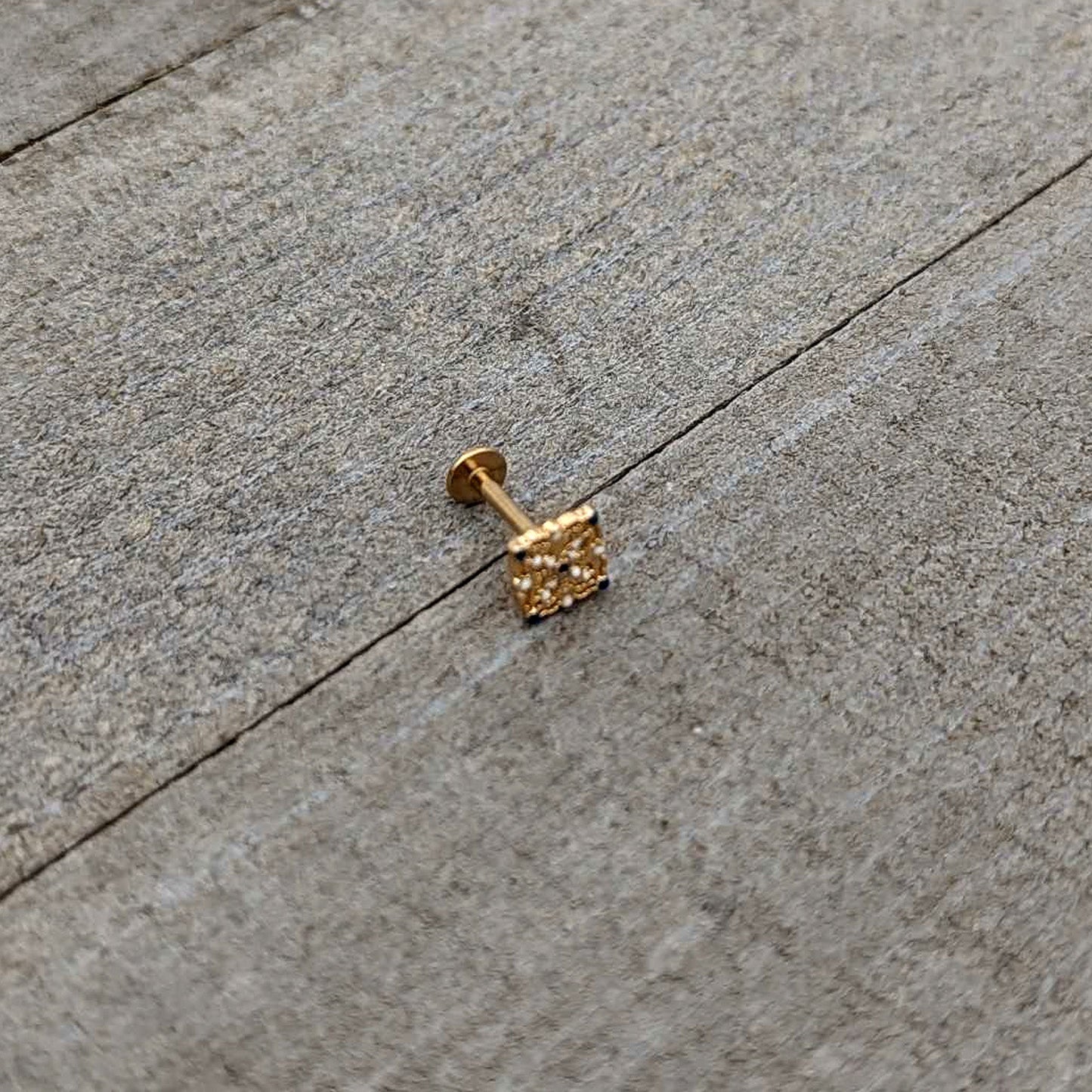 16G 5/16 Blue Gem Gold Tone Lacy Rhombus Labret Monroe Tragus