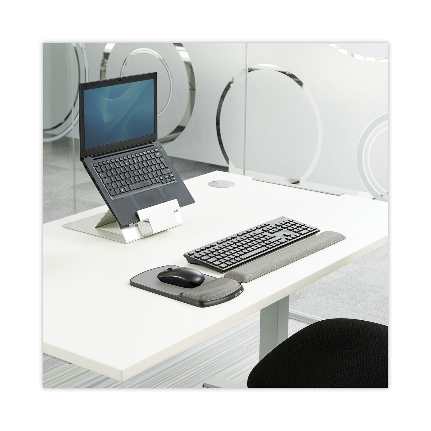 Fellowes Gel Mouse Pad with Wrist Rest, 6.25 x 10.12, Graphite/Platinum