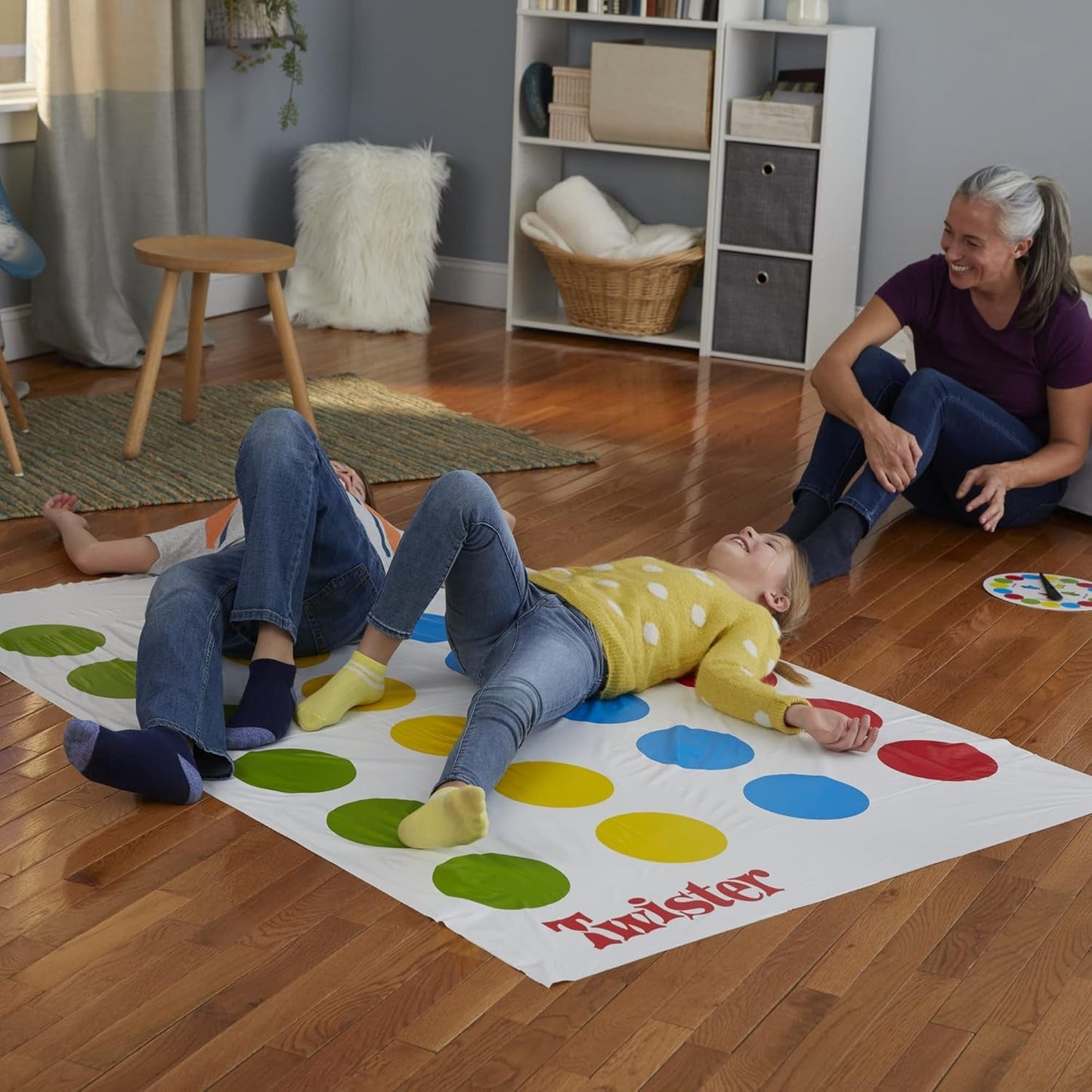 Hasbro Twister Party Classic Board Game for 2 or More Players,Indoor and Outdoor Game for Kids 6 and Up,Packaging May Vary
