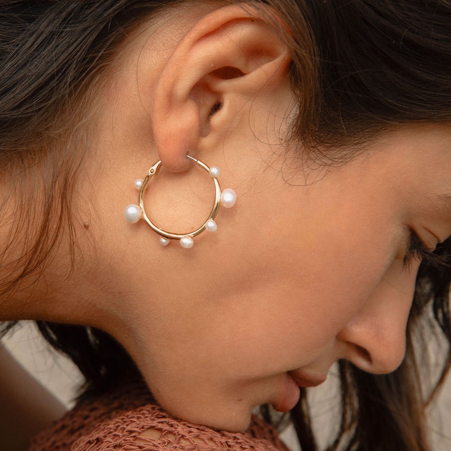 Mini Isla Pearl Hoop Earrings