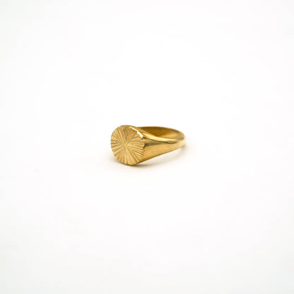 Sunburst Signet Ring | Nila