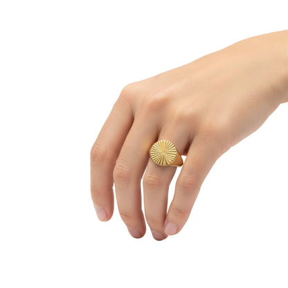 Sunburst Signet Ring | Nila