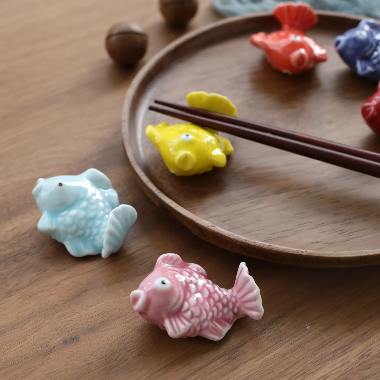 Restaurant Hotel Creative Cute Ceramic Fish Shaped Dinnerware Stand Chopsticks Holder Tableware Rack Chopstick Rest Decor Crafts
