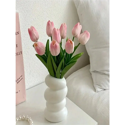 A Set of 6 Artificial Tulips, Suitable for Home Decoration, Anniversary Desktop Flower Decoration, Realistic Fake Tulip Flowers