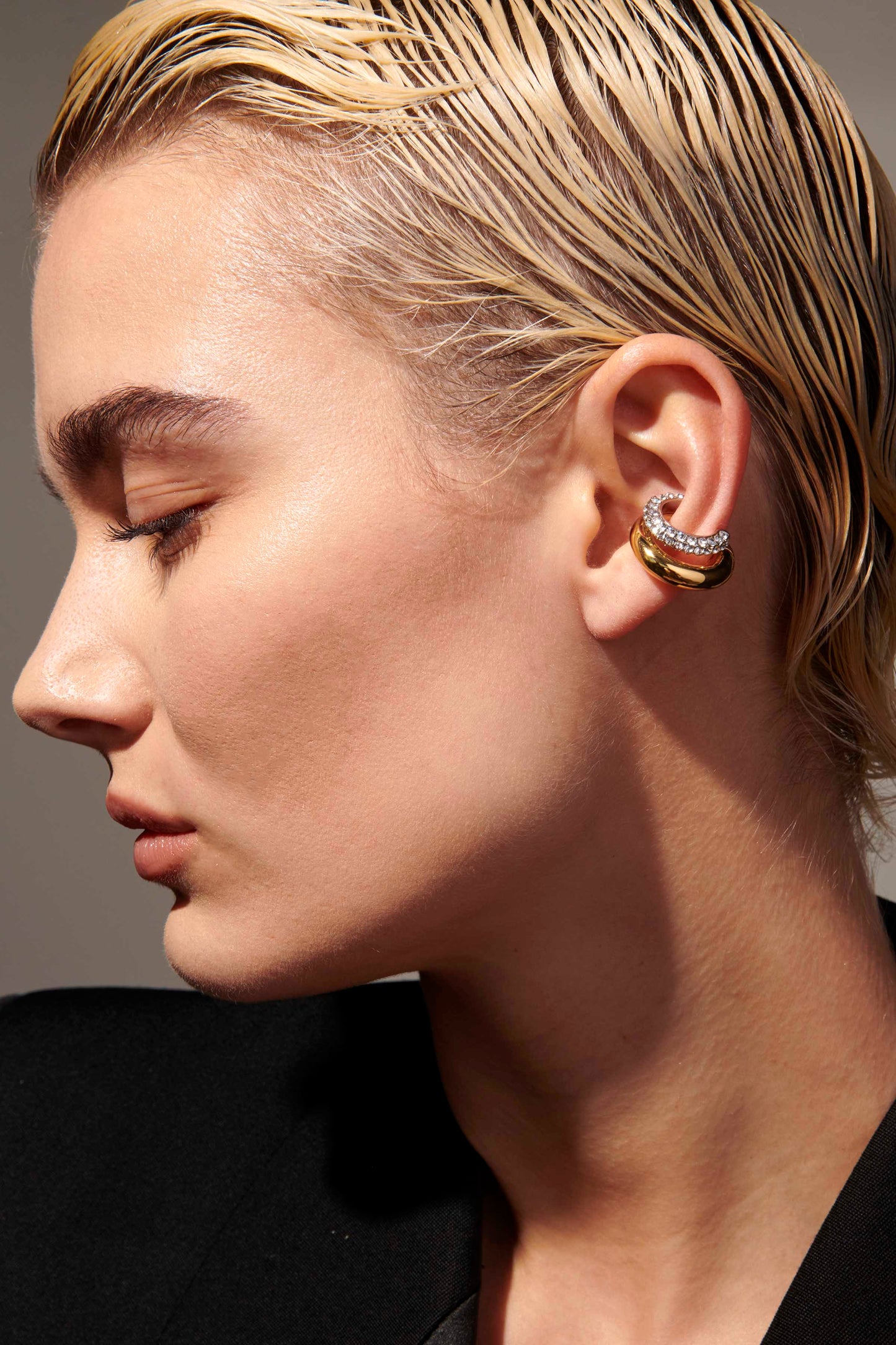 Vida Pave Ear Cuff